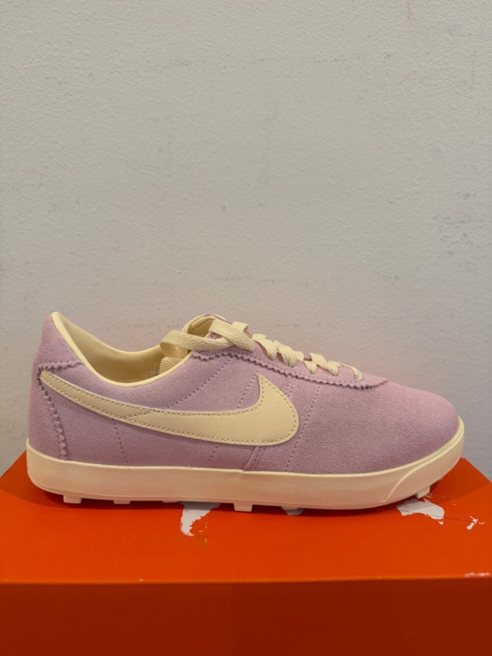 WOMENS 🌸 NIKE ASTROGRABBER SUEDE PINK 🌸 Size 7.5 W